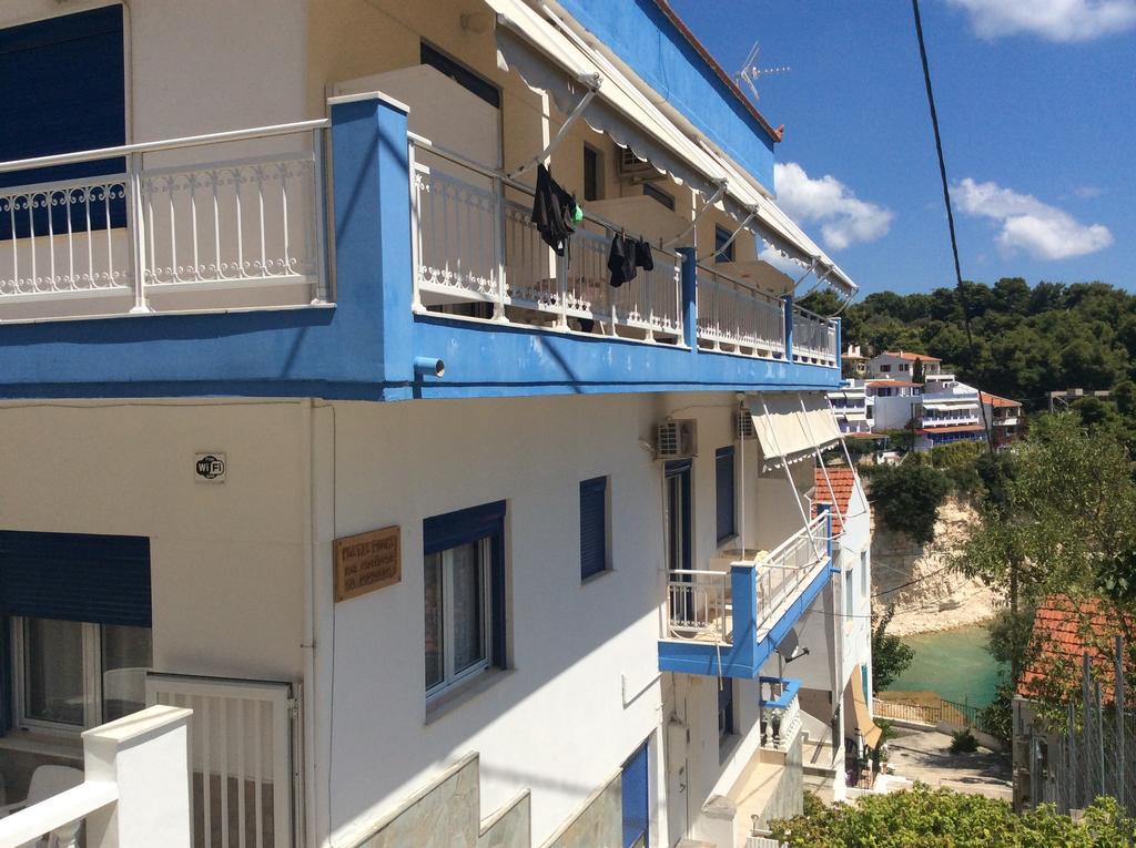Kostas Rooms Votsi  Екстер'єр фото