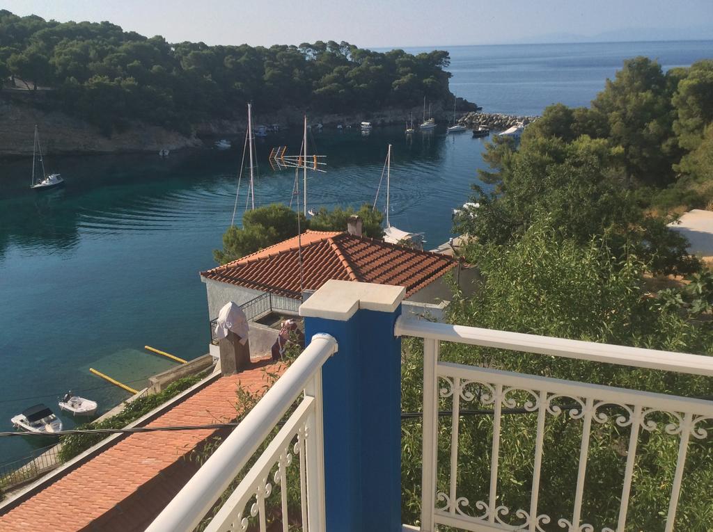Kostas Rooms Votsi  Екстер'єр фото