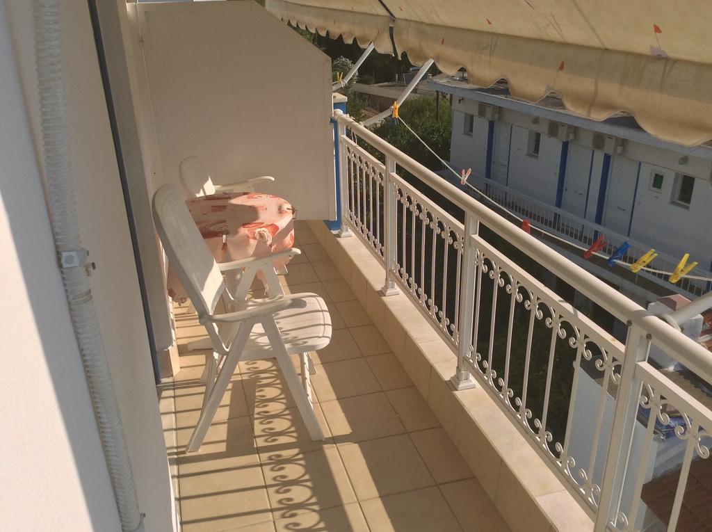 Kostas Rooms Votsi  Екстер'єр фото