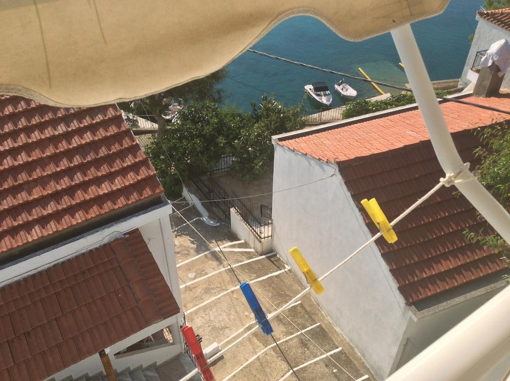 Kostas Rooms Votsi  Екстер'єр фото
