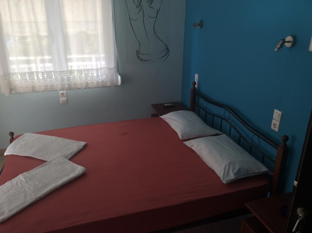 Kostas Rooms Votsi  Екстер'єр фото