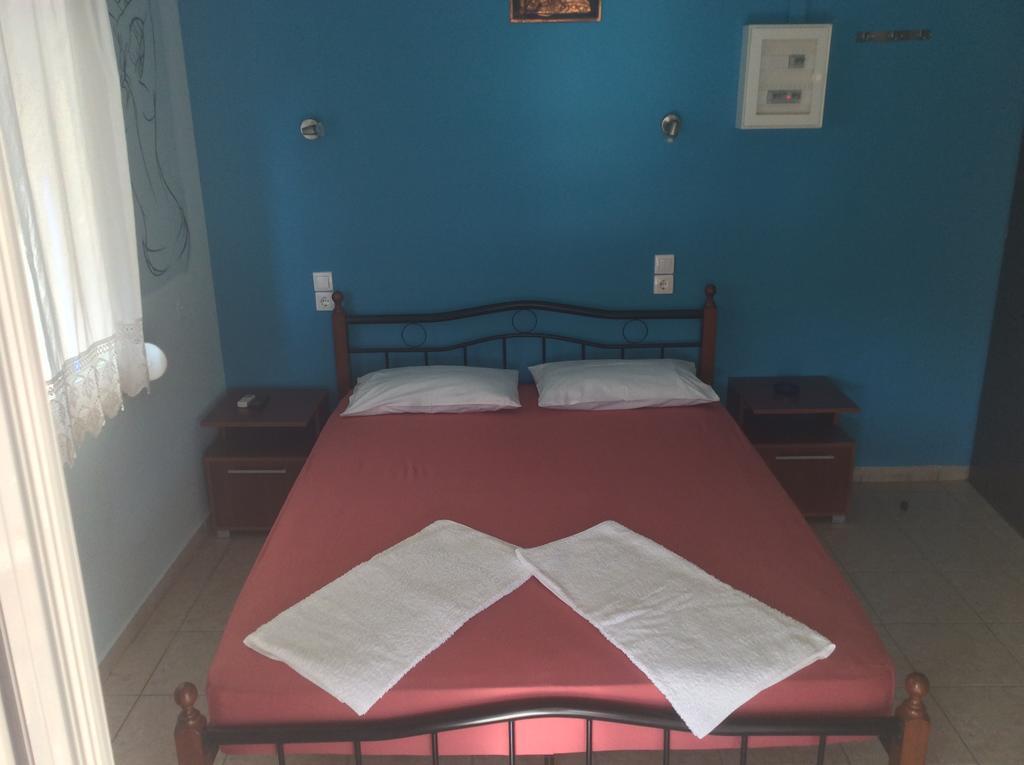 Kostas Rooms Votsi  Екстер'єр фото