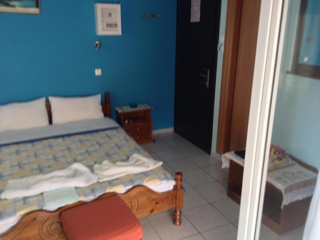 Kostas Rooms Votsi  Номер фото